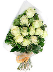 12 White Rose Bouquet